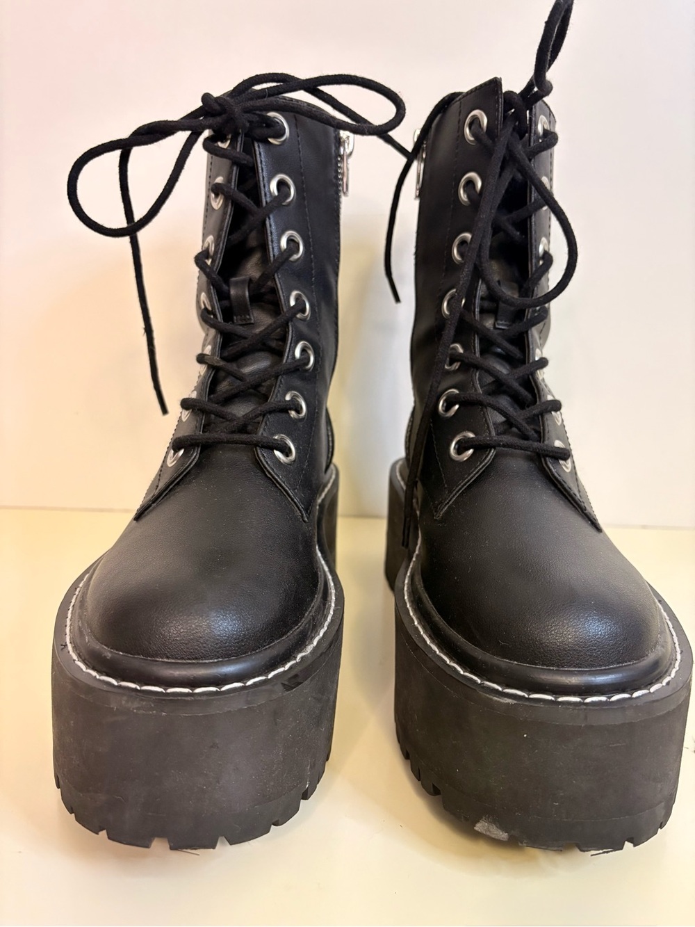 Delia’s- Chunky Platform Lace-Up Combat Boots - Black sz 9 - Picture 2 of 6